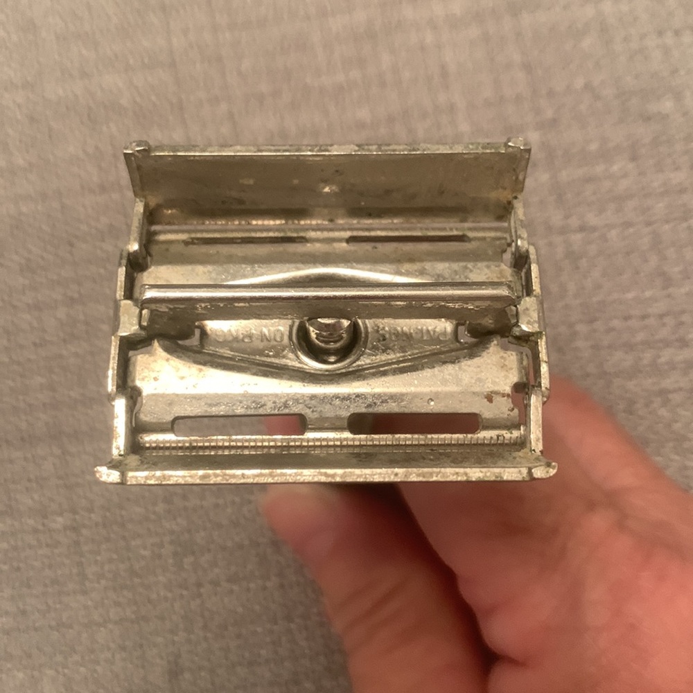 Vintage Metal Safety Razor MADE USA - Picture 4 of 7